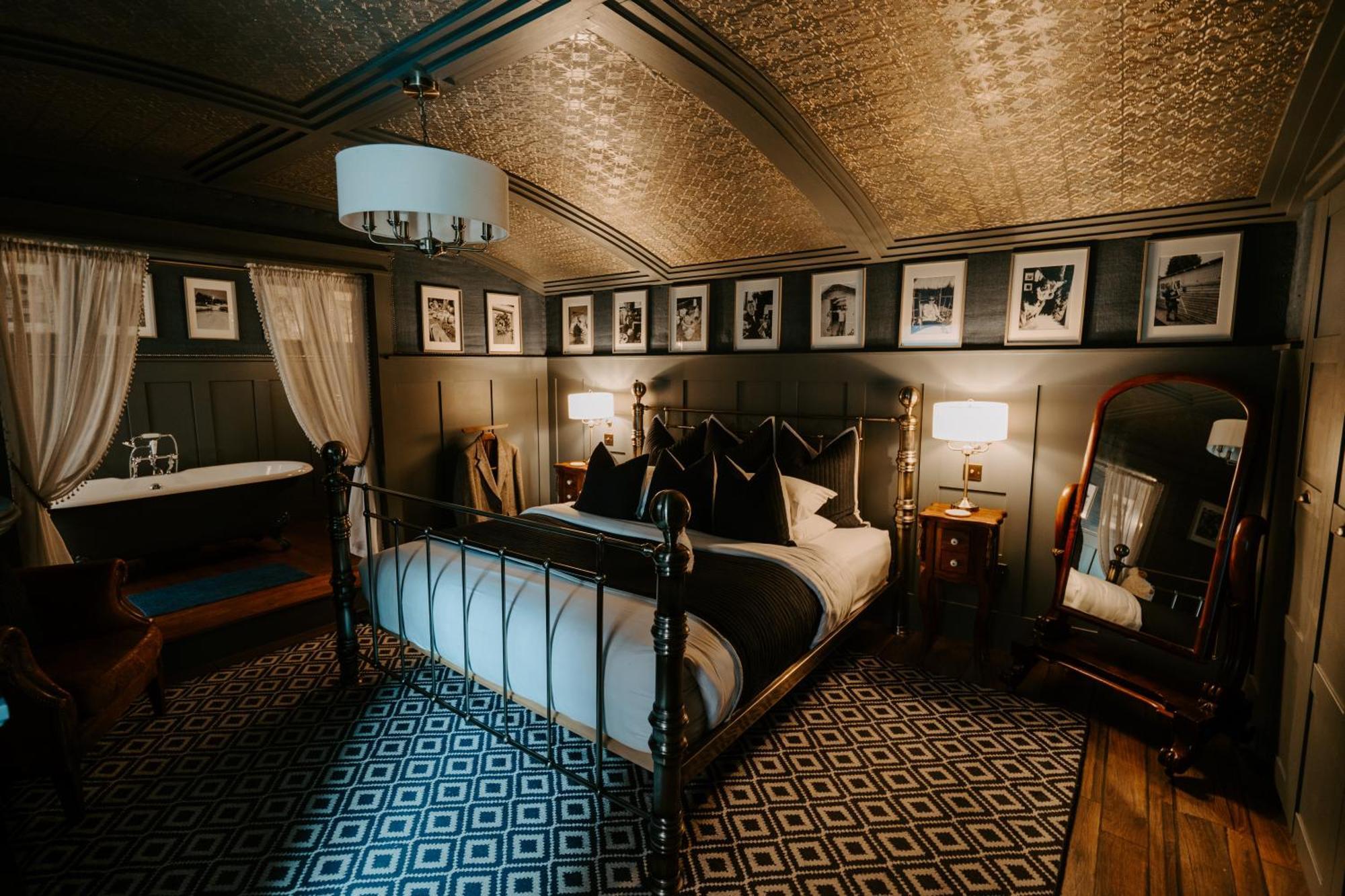 Sheddington Manor - 2 Bedroom & Cinema